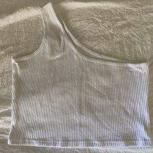 One shoulder crop top